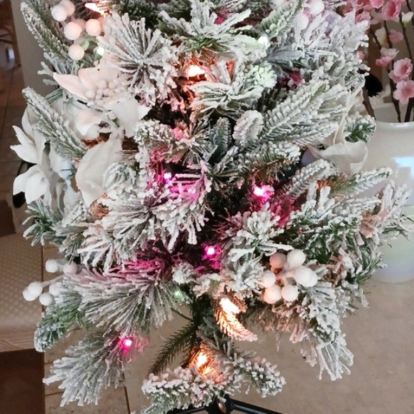 Lighted 3ft Spruce Tree by ValeriParhill/Qvc, plug-in,lightly flocked,,New - Picture 9 of 9